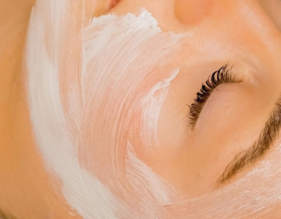 Discover the best facial in Miami at Pōk Aesthetic Bar. Expert treatments for radiant skin near Coral Gables. Book your session today.