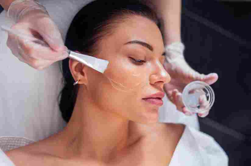 Discover the benefits of chemical peels for anti-aging, acne scars, and radiant skin. Expert treatments at Pōk Aesthetic Bar in Coral Gables.